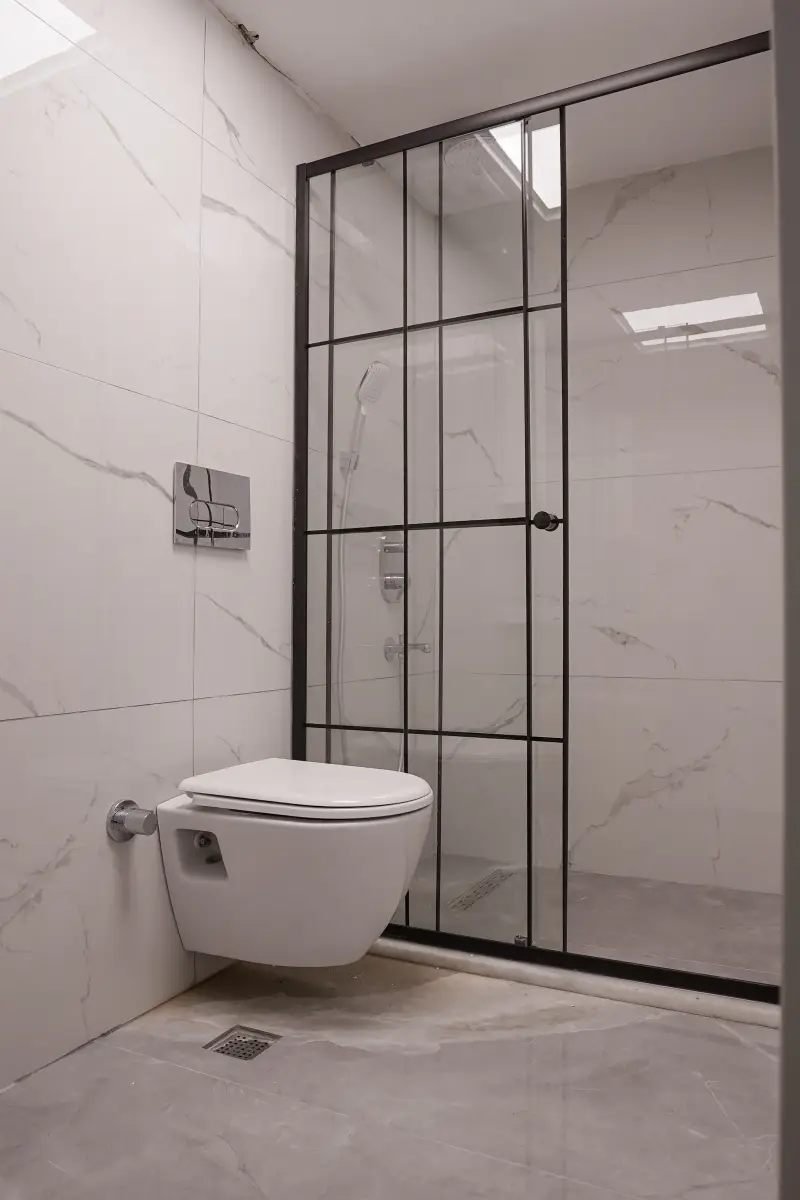 Duş kabinli banyo
