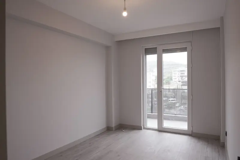 Balkon kapılı oda